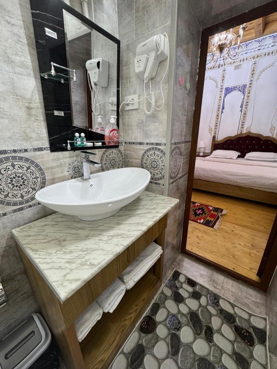 Asia Central Boutique Buxoro Bilik gambar
