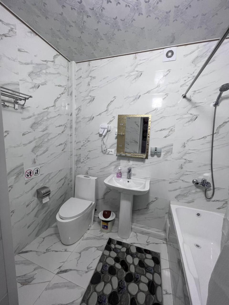Asia Central Boutique Buxoro Bilik gambar